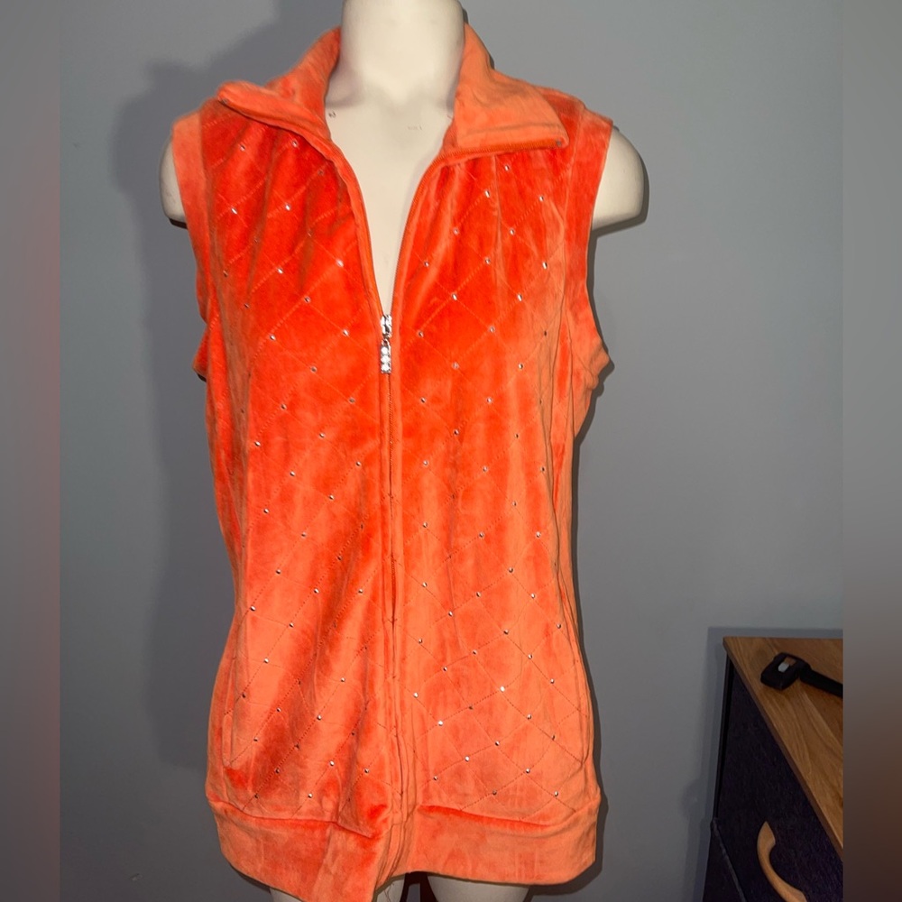 Quacker Factory Vibrant Orange velour vest top sleeveless zip up woman’s small